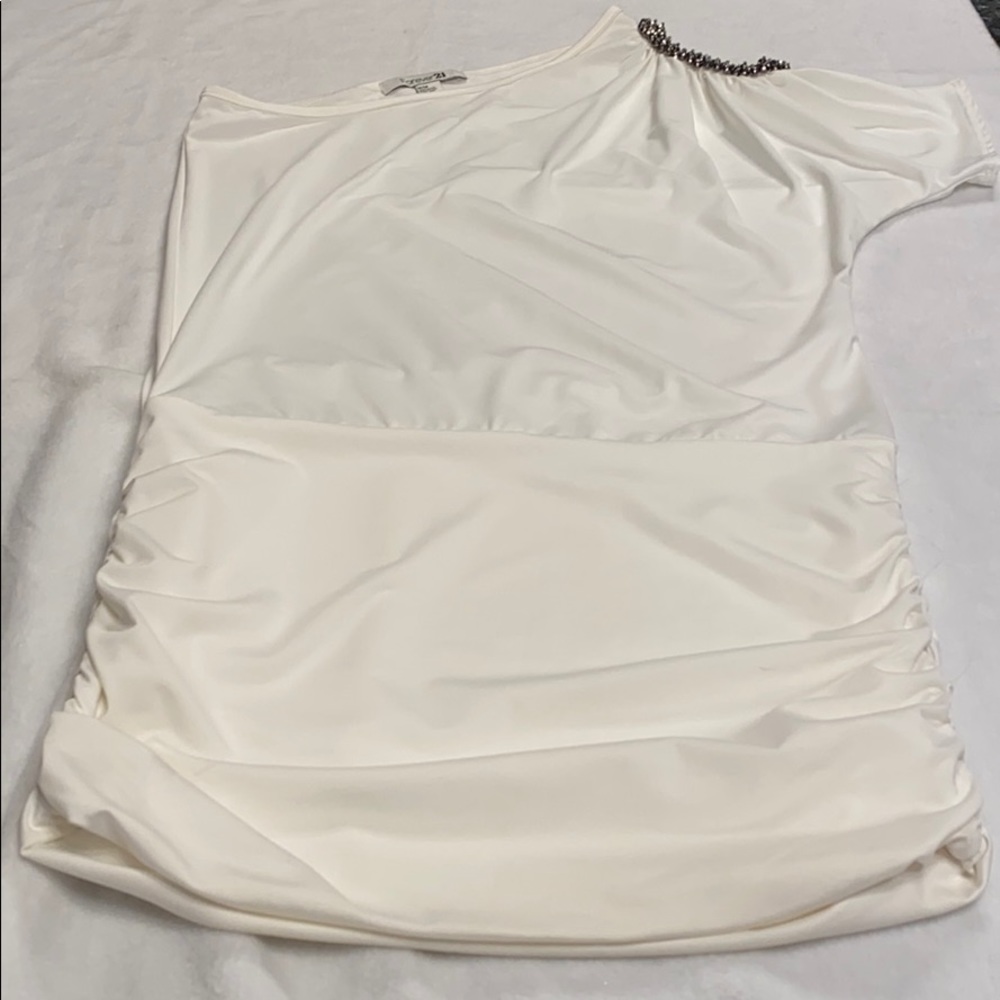 Dress - Picture 6 of 7